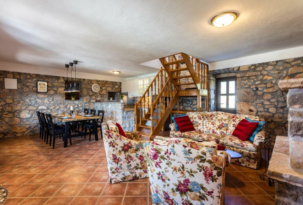 Villa Korina Pinezici  Bagian luar foto