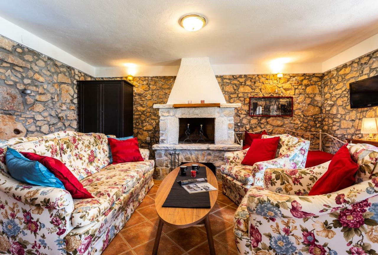 Villa Korina Pinezici  Bagian luar foto